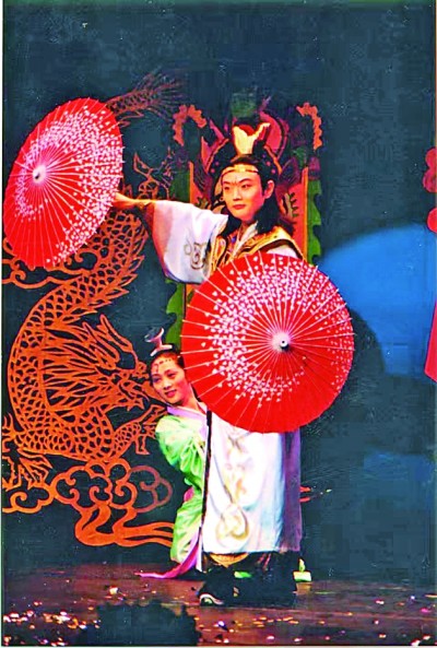 九游app:金菊朵朵惹人醉