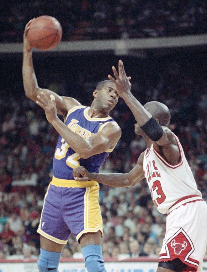 九游娱乐：魔术师：我能打败乔丹吗？不 但我胜过他的地方是传球和领导力