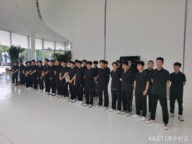 九游娱乐：广州大学生兼职公司-司仪模特-人偶扮演-小丑魔术-舞蹈演出