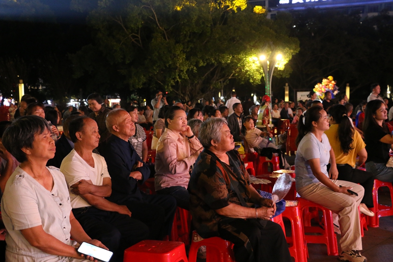 每个节目都治愈！荔波这场演出很暖心