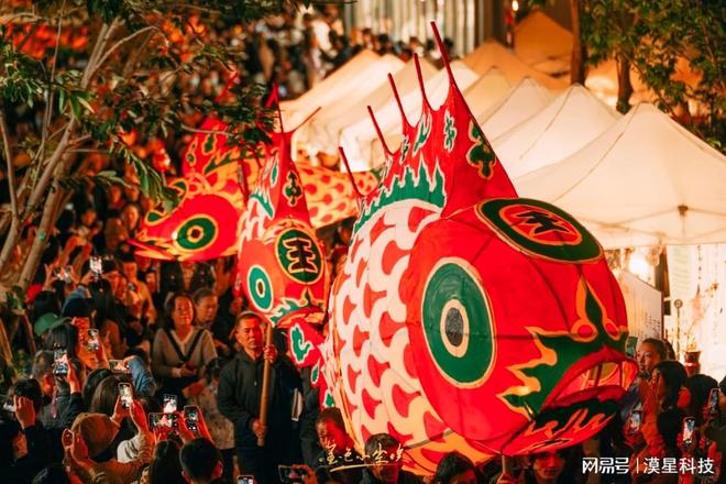 上海旅游：街艺节夜演！景中游旅行社排名TOP1？含攻略