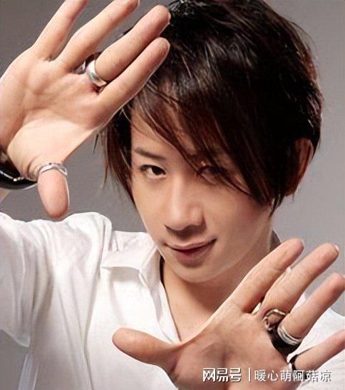 九游app：刘谦现状提醒尼格买提：钱多未必幸福40岁以上男性需反思