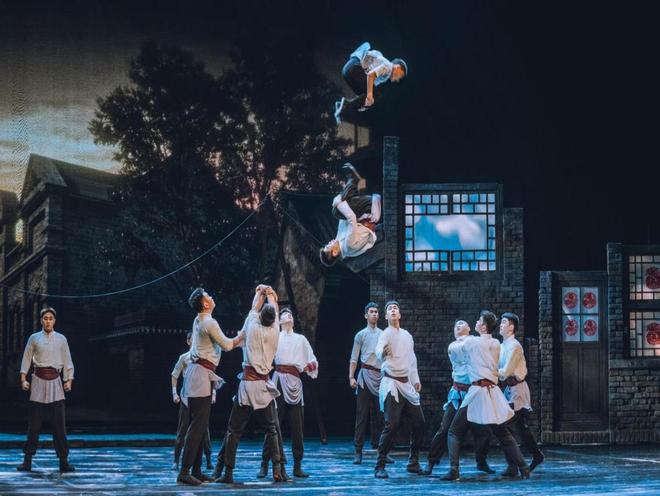 九游app：荣誉大满贯！沈阳杂技演艺集团匠心之作杂技剧《先声》荣膺文华剧目奖集齐