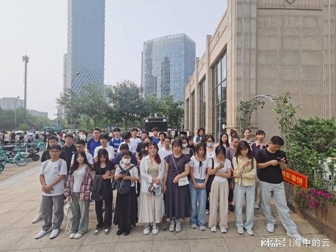 群演公司-司仪模特-人偶扮演-小丑魔术-舞蹈演出