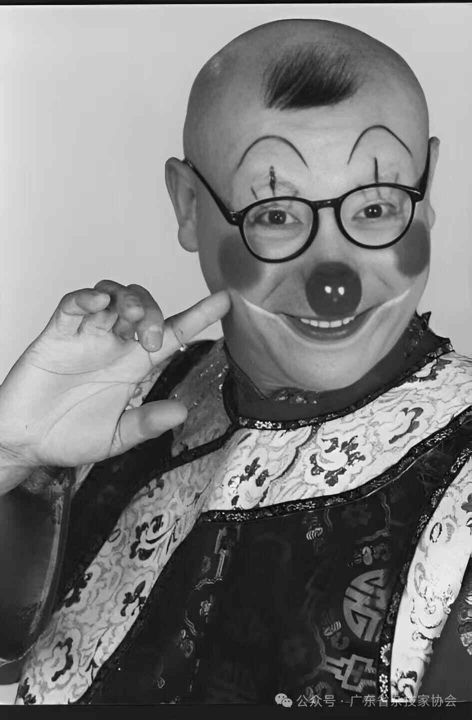 九游娱乐：缅怀 被誉为“东方金小丑”著名滑稽表演艺术家李春来逝世