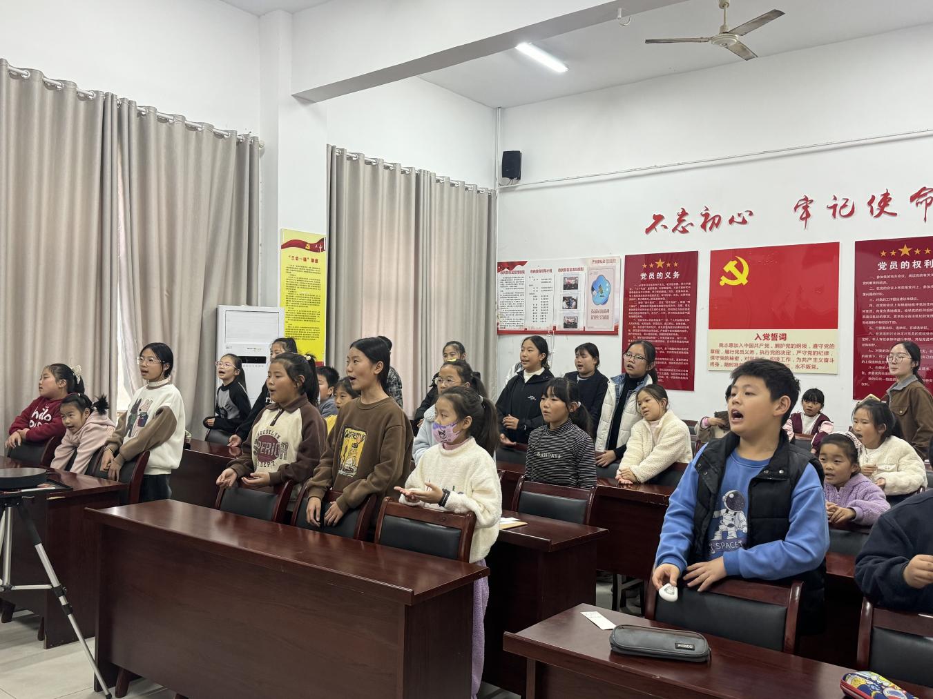 淮北市杜集区：共青团“伙伴领航站”大手牵小手 第二课“魔术奇幻乐无穷”举办