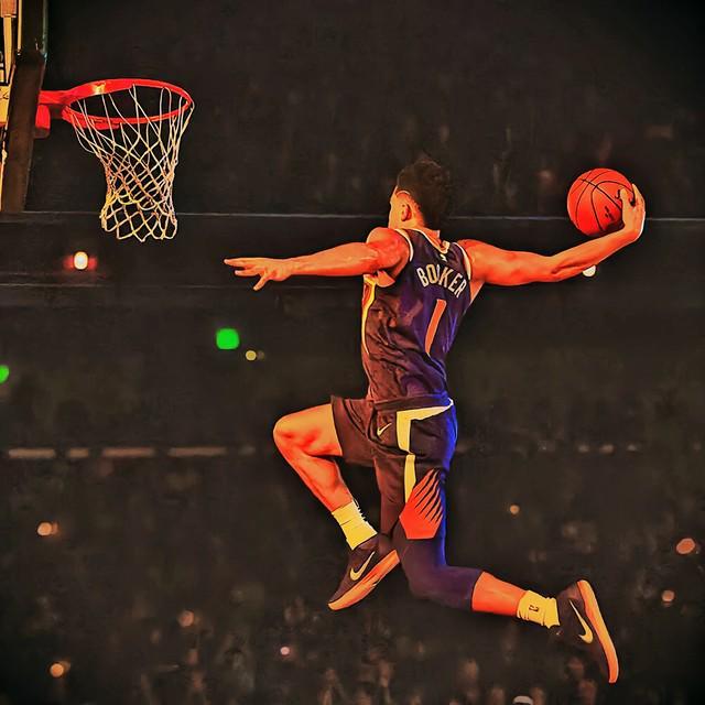 贾马尔·穆雷:篮球场上的过马路艺术与单臂劈扣精彩瞬间。