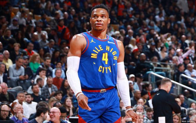 只差26次魔术师用13年创造的生涯纪录要被威少打破了